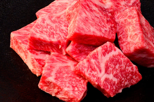 国産黒毛和牛特撰サイコロステーキ(300g)